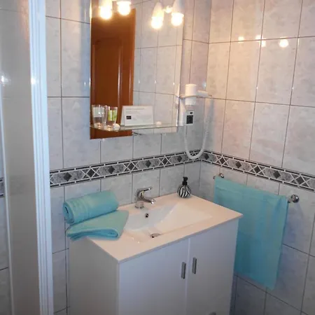 Bed & Breakfast Faial Casa Dankari *