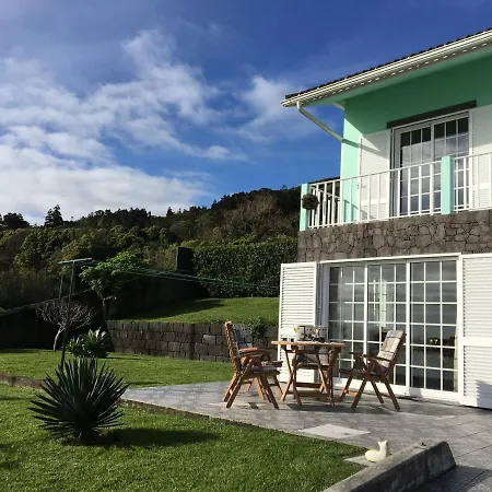 Bed & Breakfast Faial Casa Dankari *